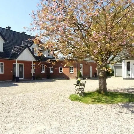 Foerdehus Modern Retreat *